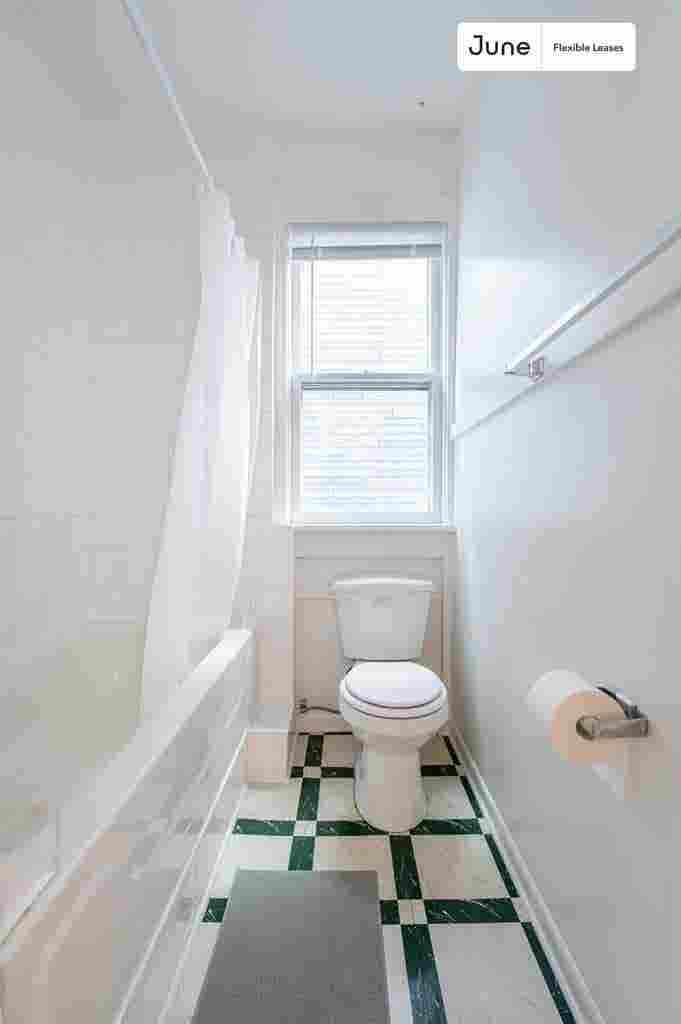 2 BR in Chicago