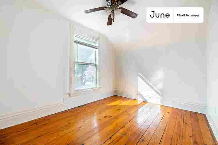 2 BR in Chicago