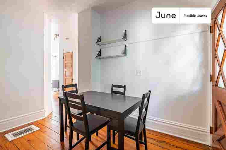 2 BR in Chicago