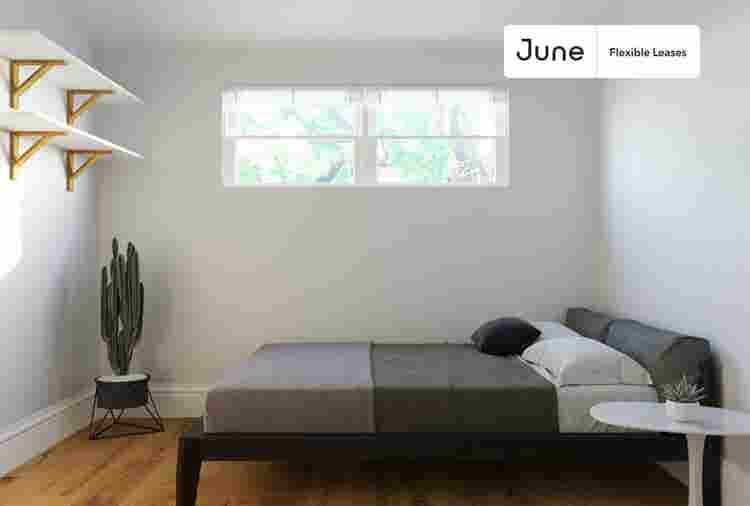 2 BR in Chicago