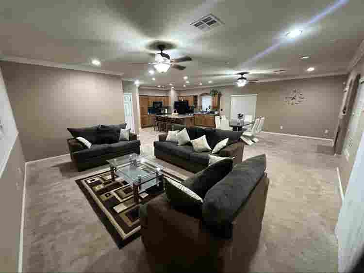 Available for immediate move in!!!!