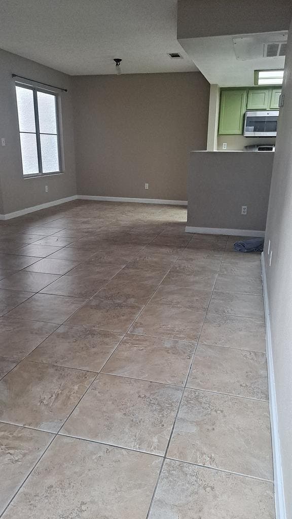 GROUND FLOOR CONDO FOR RENT