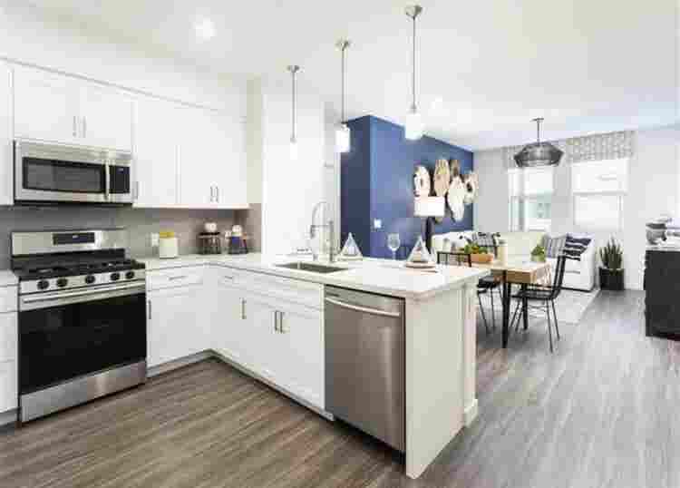 Room for rent for college students