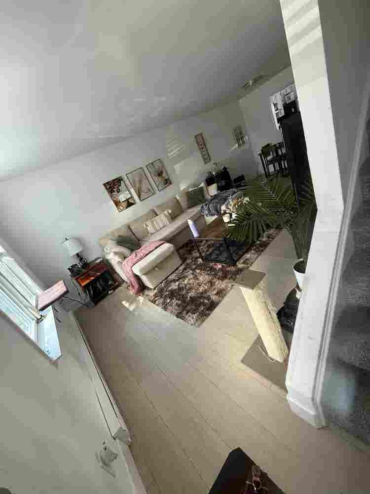 Comfy Townhouse w/ W&D & 2 cats!