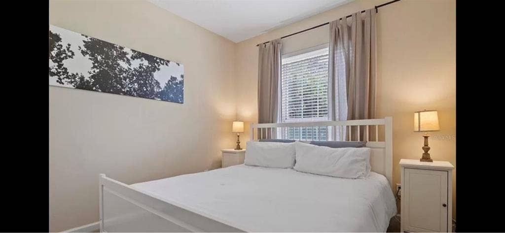 Great room with all utilities paid