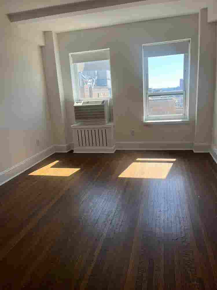 ✨ Modern Comfort in Midtown West ✨