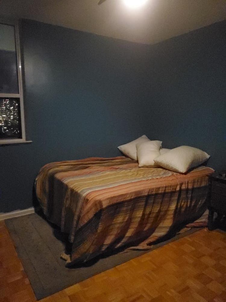 PRIVATE ROOM BATH MALE ONLY