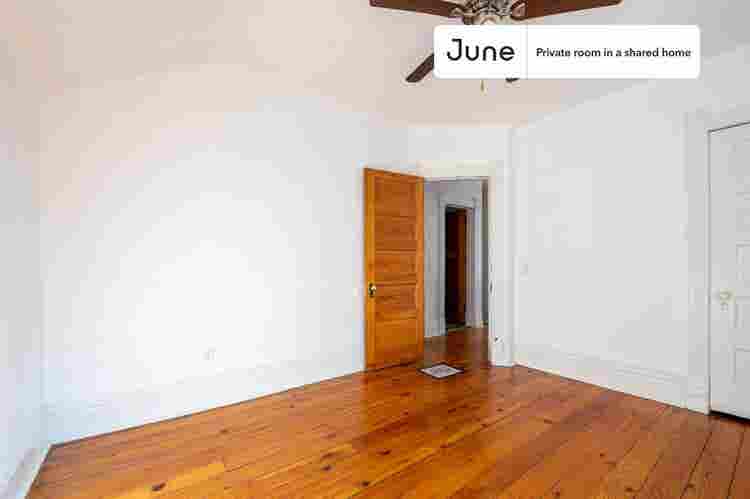 2 BR in Chicago