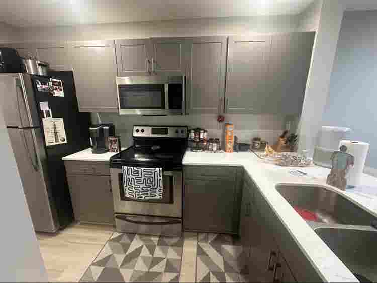 Looking for Roommate