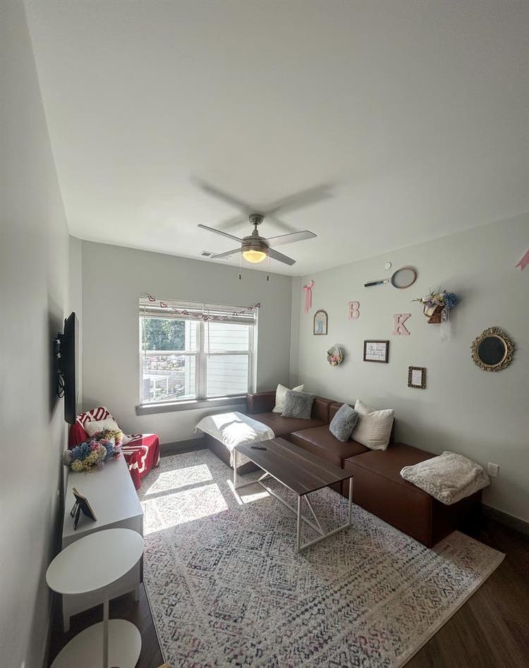 Looking for female to relet my room