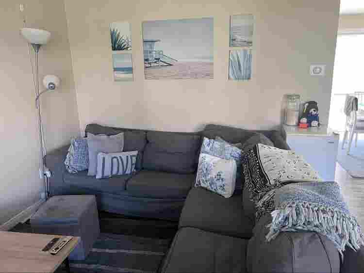 LOOKING FOR FEMALE ROOMMATE