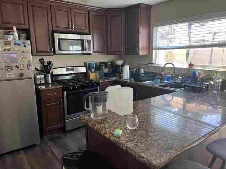 LOOKING FOR FEMALE ROOMMATE