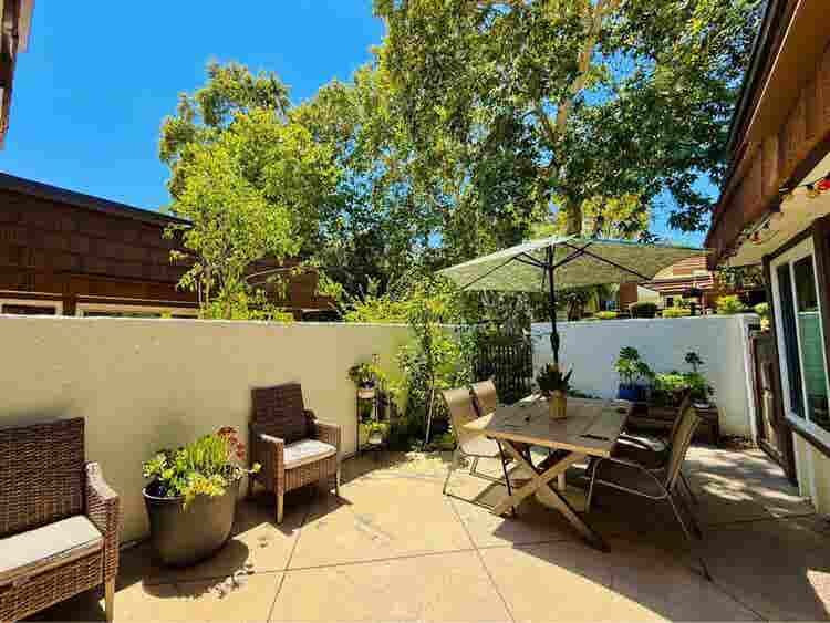 Spacious Room w/Private Bath (Csun)
