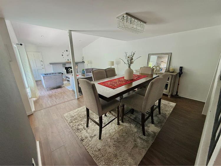Spacious Room w/Private Bath (Csun)