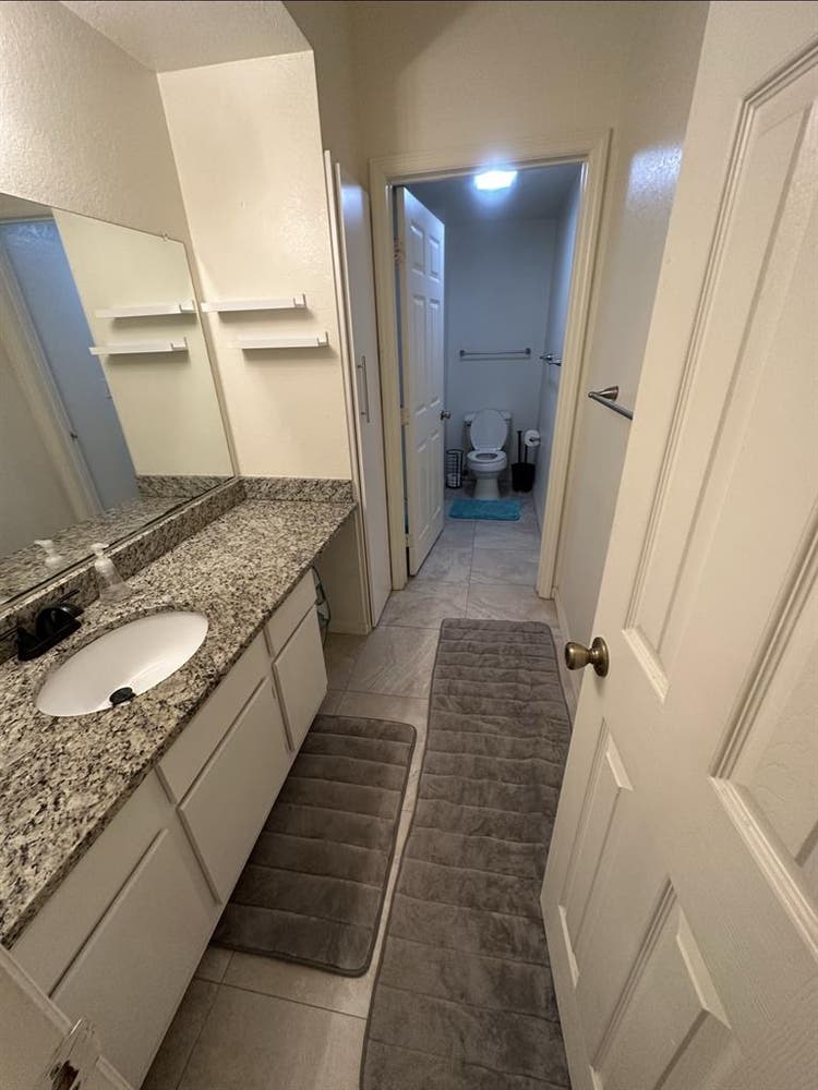 Master bedroom for rent Jan 1