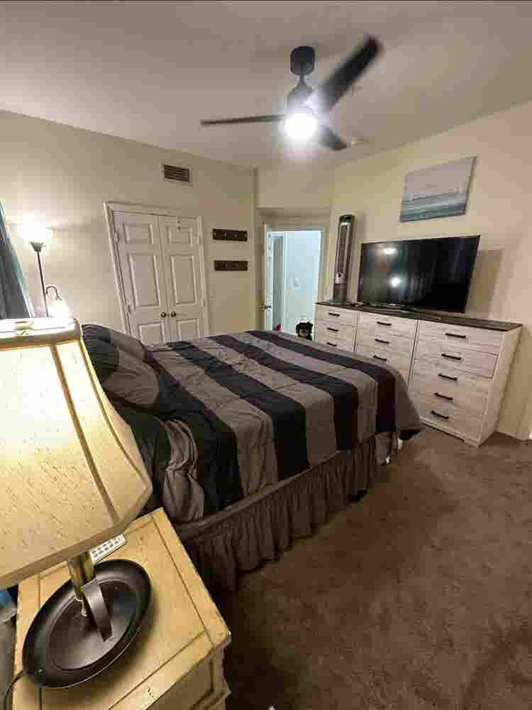 Master bedroom for rent Jan 1