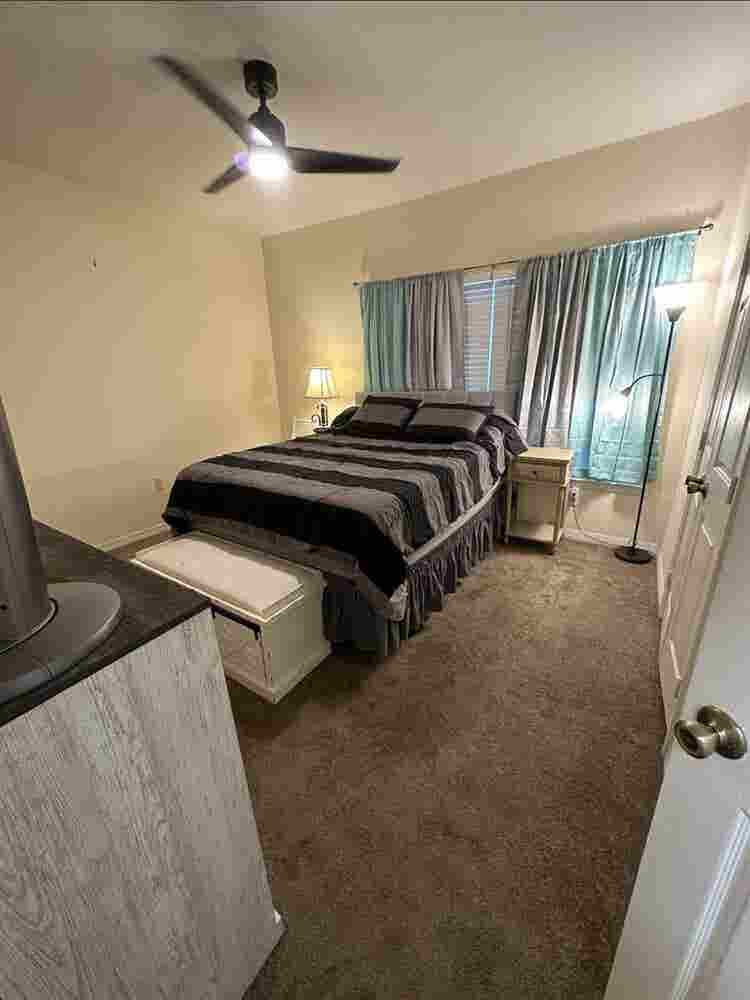 Master bedroom for rent Jan 1