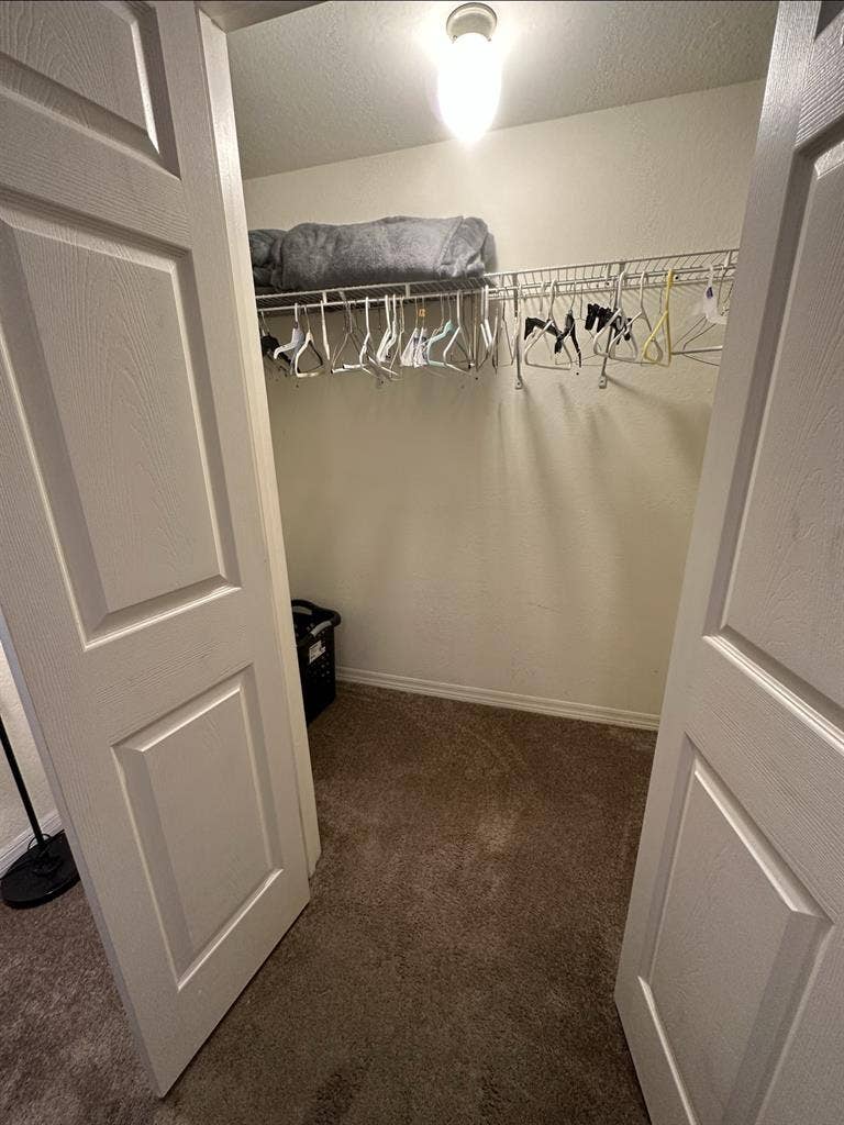 Master bedroom for rent March 1