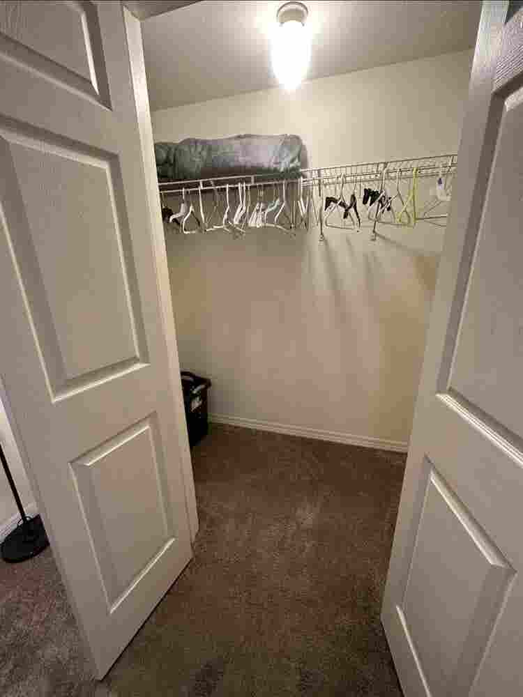 Master bedroom for rent Jan 1