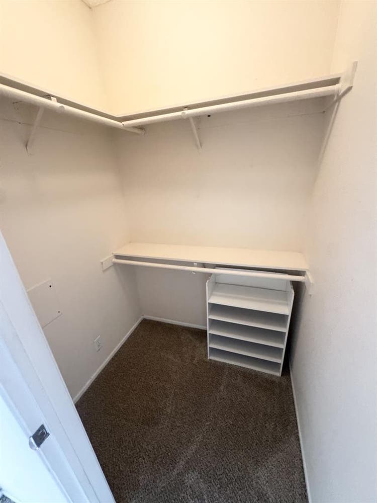 Private room in the heart of LA