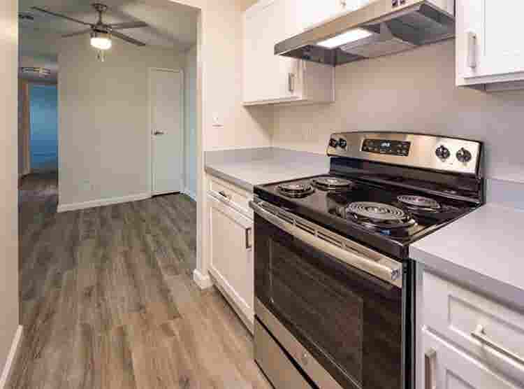 ROOMMATE NEEDED IMMEDIATELY OCTOBER