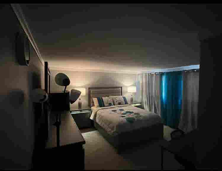 Room w/ Private Bath in Town Center