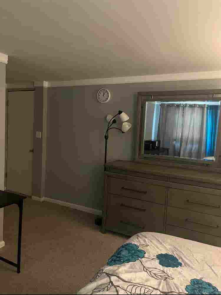 Room w/ Private Bath in Town Center