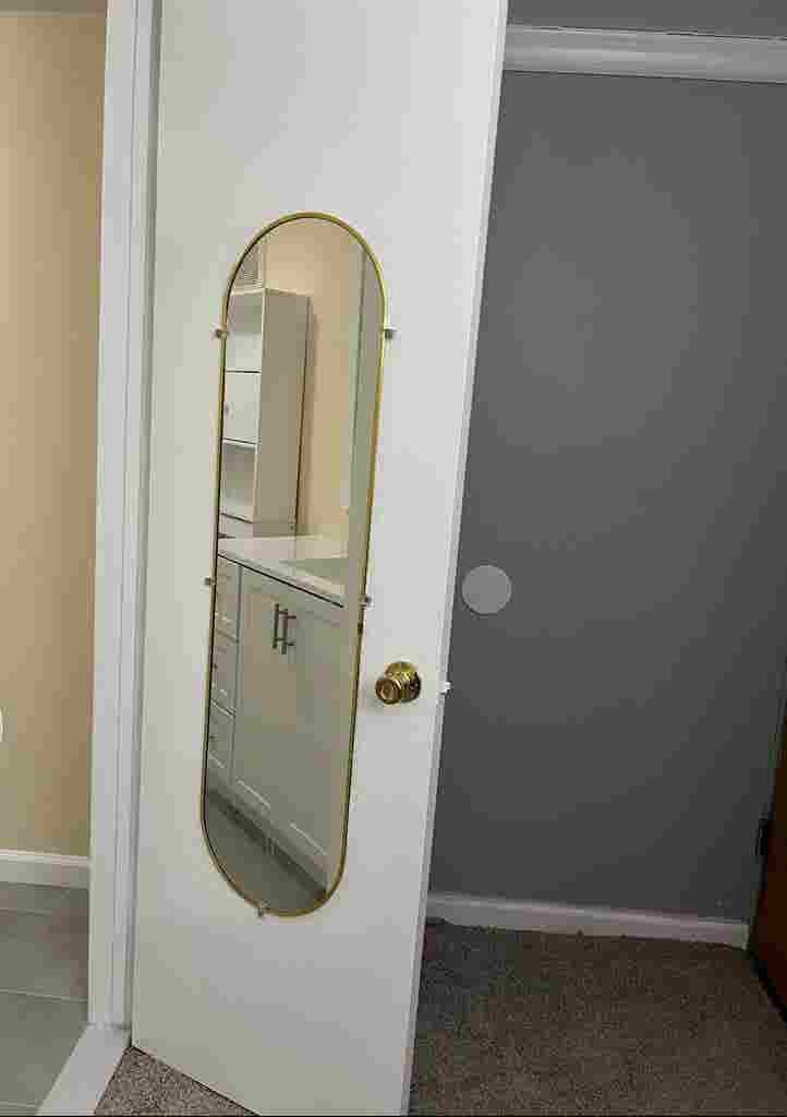 Room w/ Private Bath in Town Center