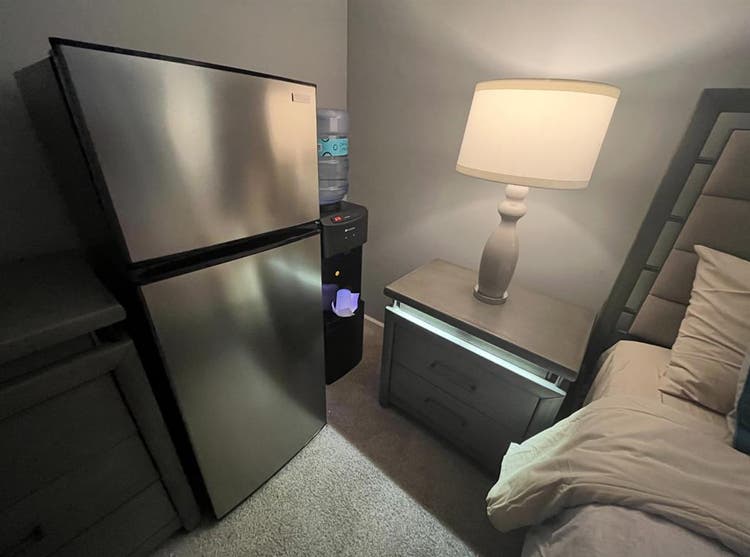 Room w/ Private Bath in Town Center