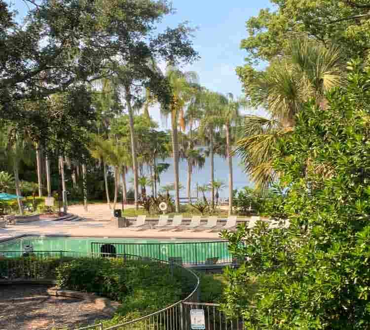 Beautiful lake view condo