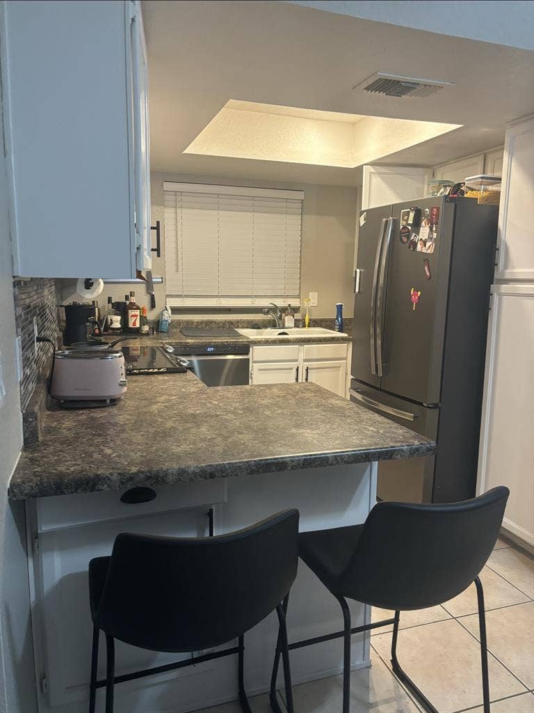 Looking for a roommate