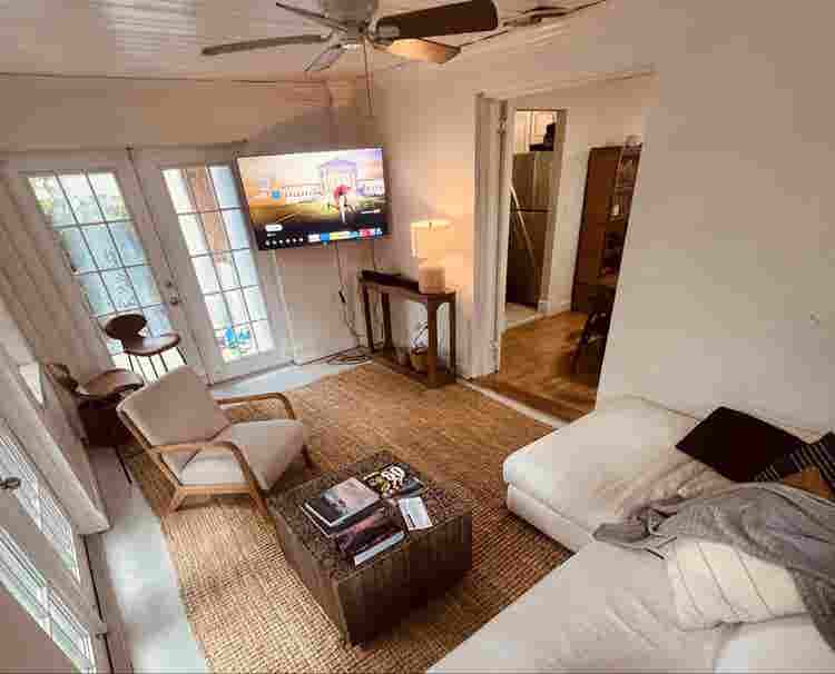 Master bedroom for rent