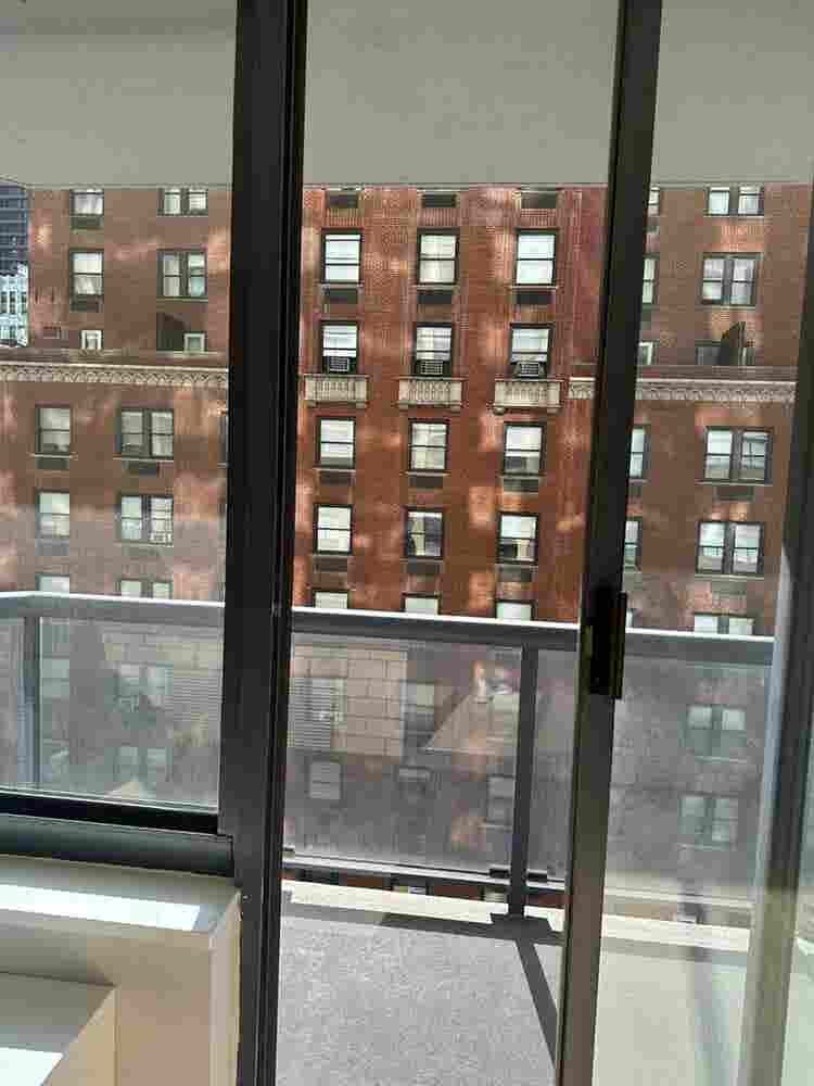 GREAT NICE ROOM FOR RENT IN A 2 BED