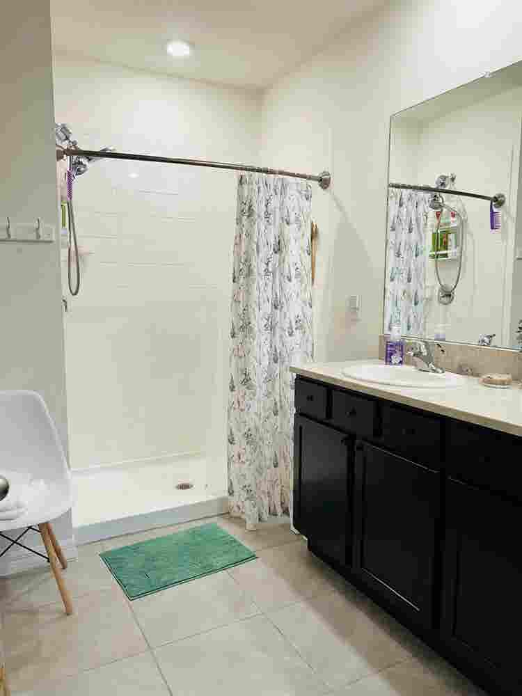 Furnished Room w/ Private Bathroom