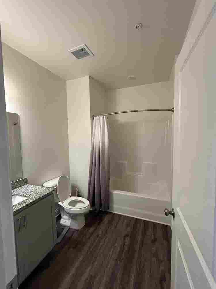 Private room and bathroom