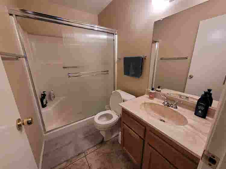 Master Bedroom on /University
