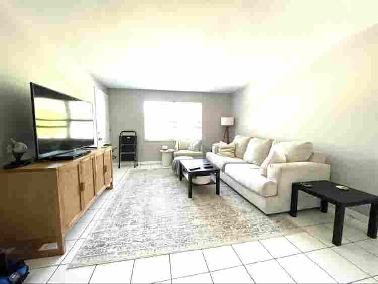 Rent a room in a duplex!