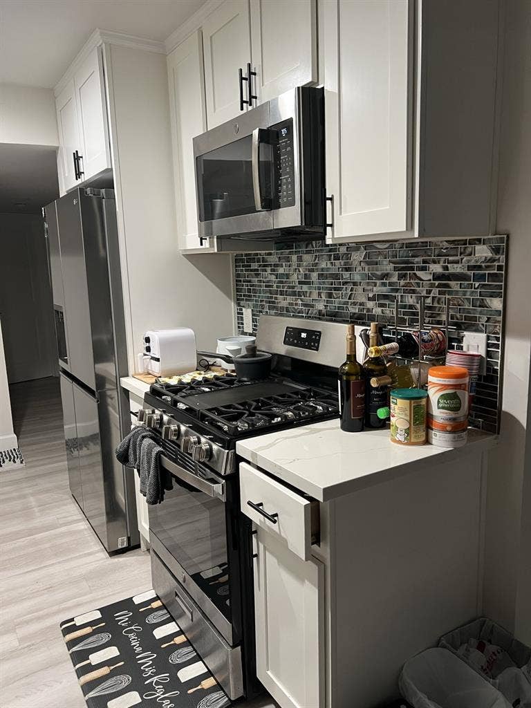 Looking for male roommate