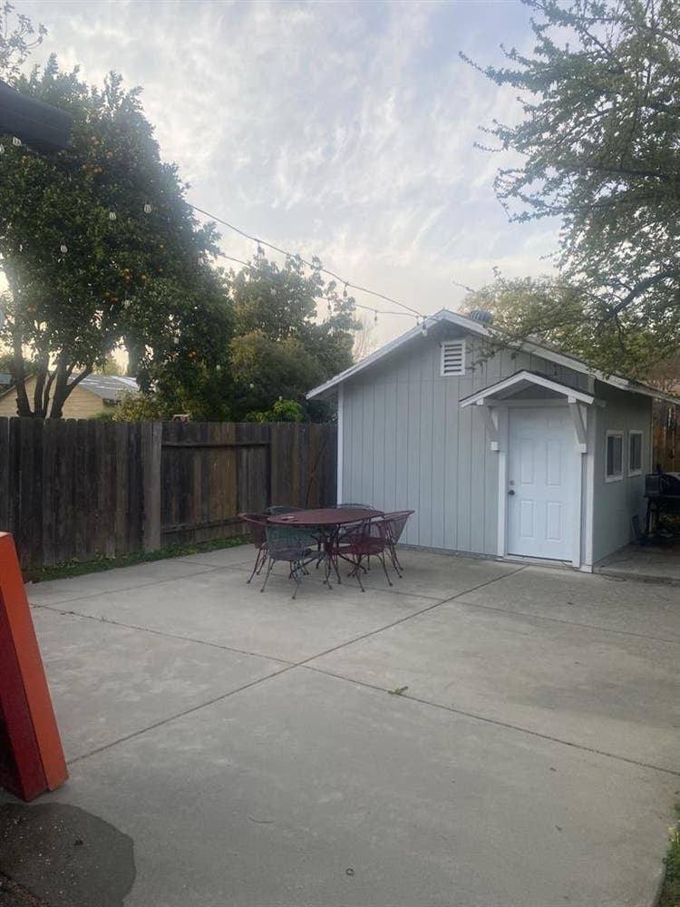 4 bedroom home looking for roommate