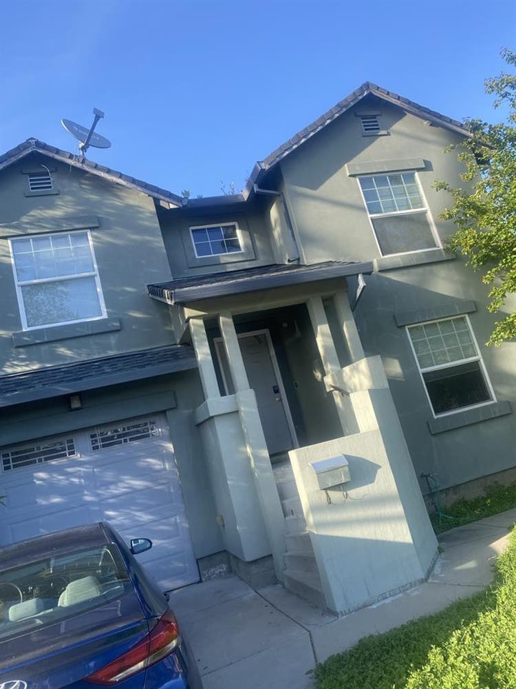 4 bedroom home looking for roommate