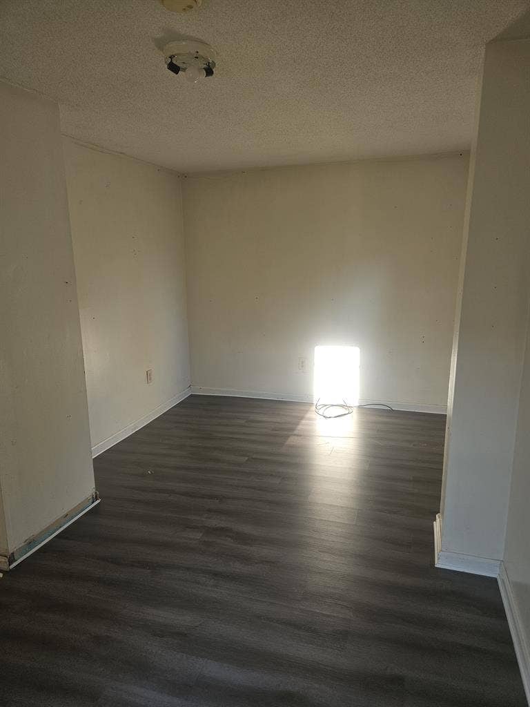 Very clean,quiet area 