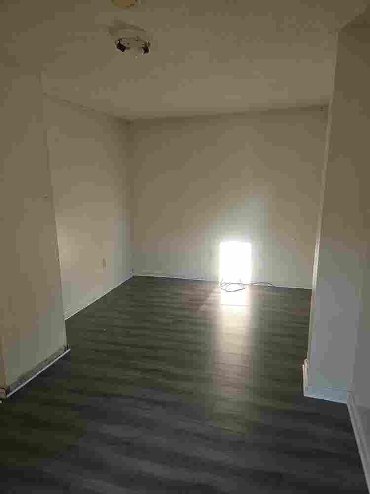 Very clean,quiet area 
