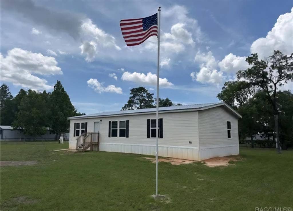 Rent a Beautiful like new house
