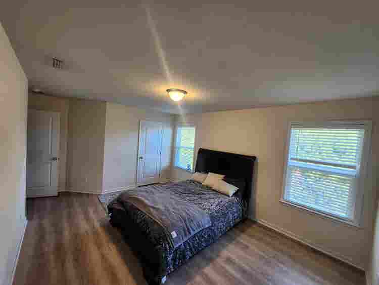 Private Room/Separate Living Room