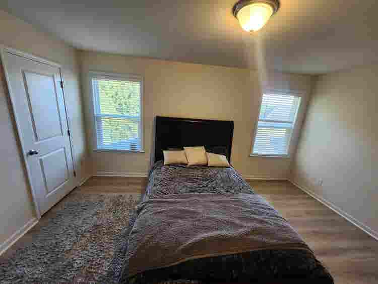 Private Room/Separate Living Room