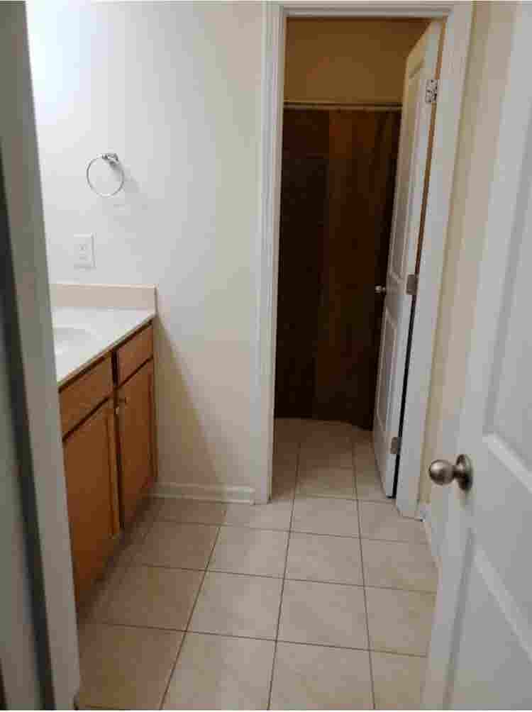 Private Room/Separate Living Room