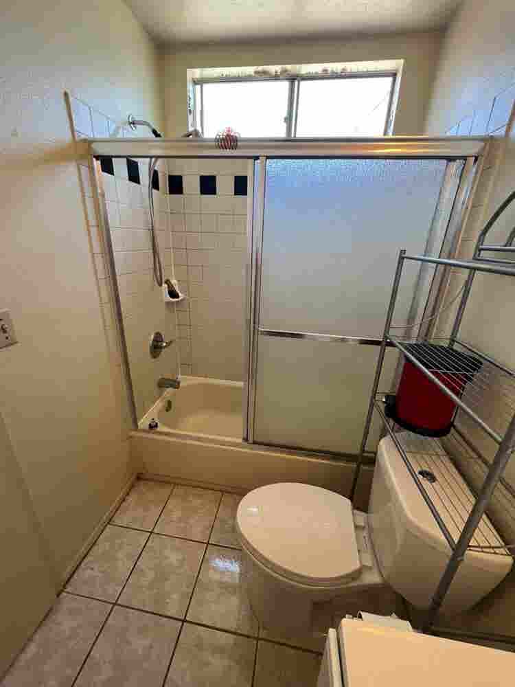 Roommate wanted - Master room