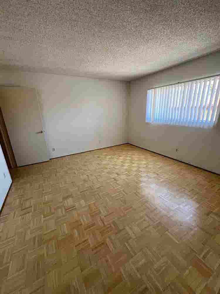 Roommate wanted - Master room