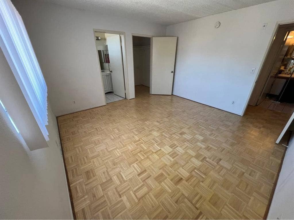 Roommate wanted - Master room