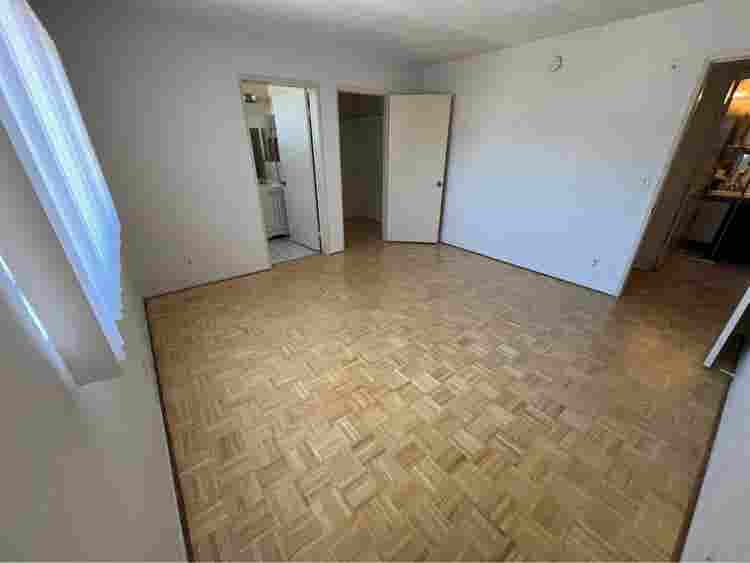 Roommate wanted - Master room